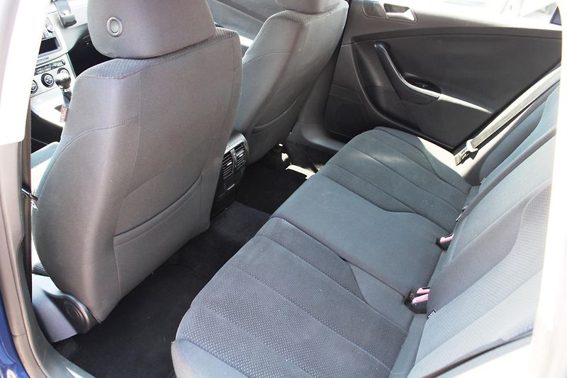 Volkswagen Passat (2008) 1.9 TDI KLIMATIZACE VÝHŘEV  - fotka 11 z 19