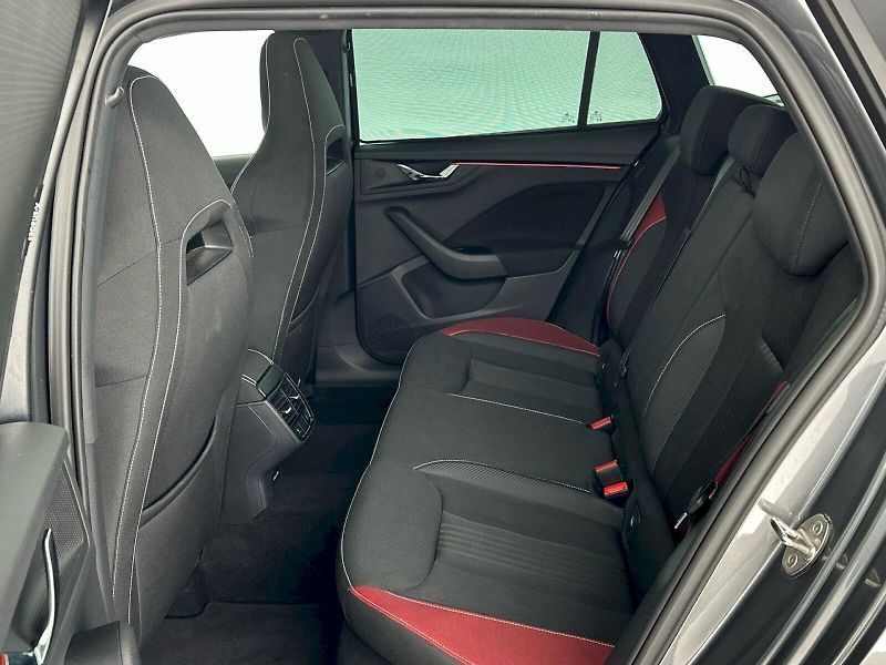 Škoda Scala (2023) DSG 1.5TSI 110kW Monte Carlo - fotka 8 z 32