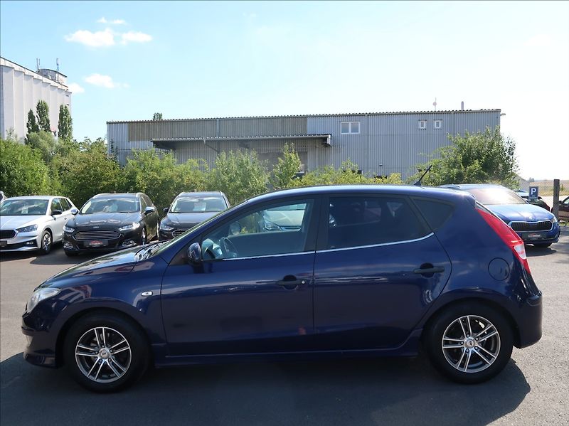 Hyundai i30 1,4 CVVT,80kW,1majČR,Klima - fotka 6 z 22