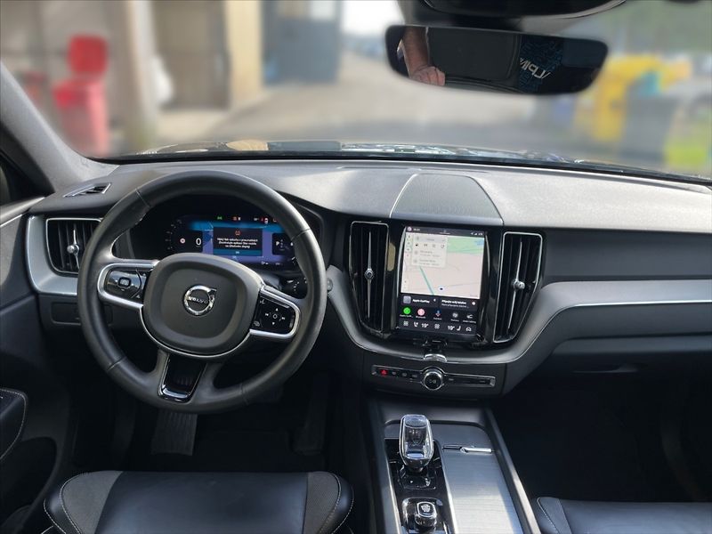 Volvo XC60 2,0 B5 AWD Plus Black Ed. AT - fotka 9 z 11