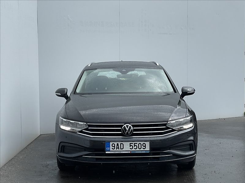 Volkswagen Passat Variant 2,0 TDI DSG Business TAŽNÉ+ACC - fotka 21 z 22