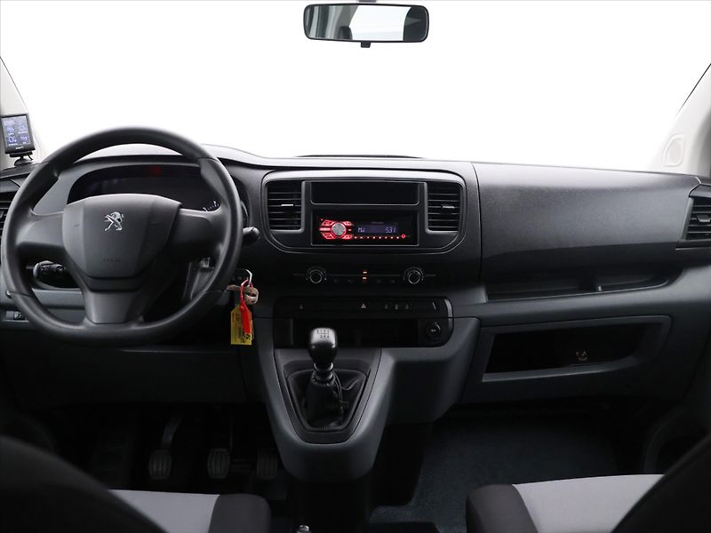 Peugeot Traveller 2.0 BlueHDI 110kW 5-Míst L2 - fotka 16 z 31