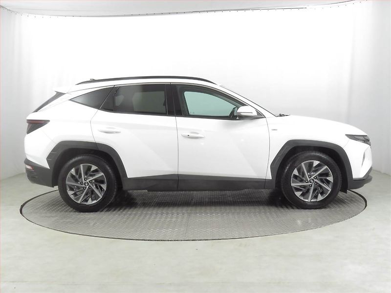 Hyundai Tucson (2021) 1.6 T-GDI 48V MHEV - fotka 6 z 24