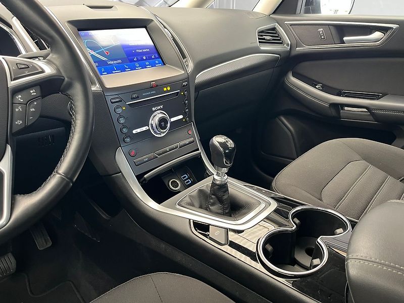 Ford Galaxy 2.0 EB Titan.manuál nez.topení - fotka 17 z 70
