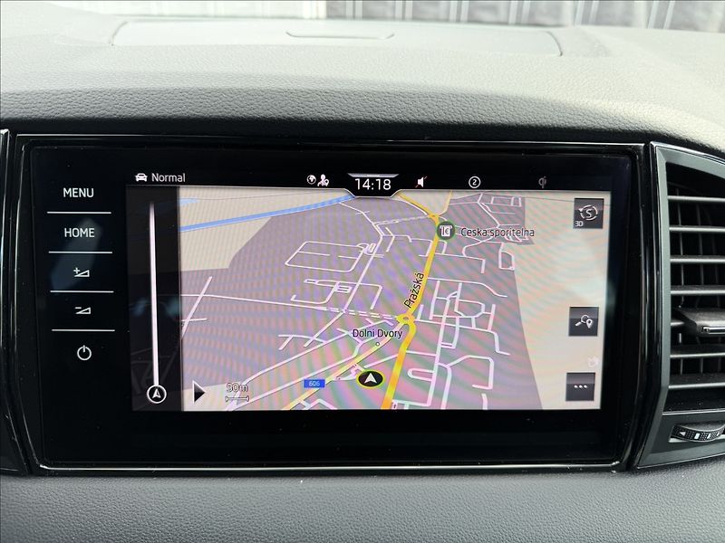 Škoda Karoq 2.0 TDI Sportline Virtual/Full - fotka 11 z 21