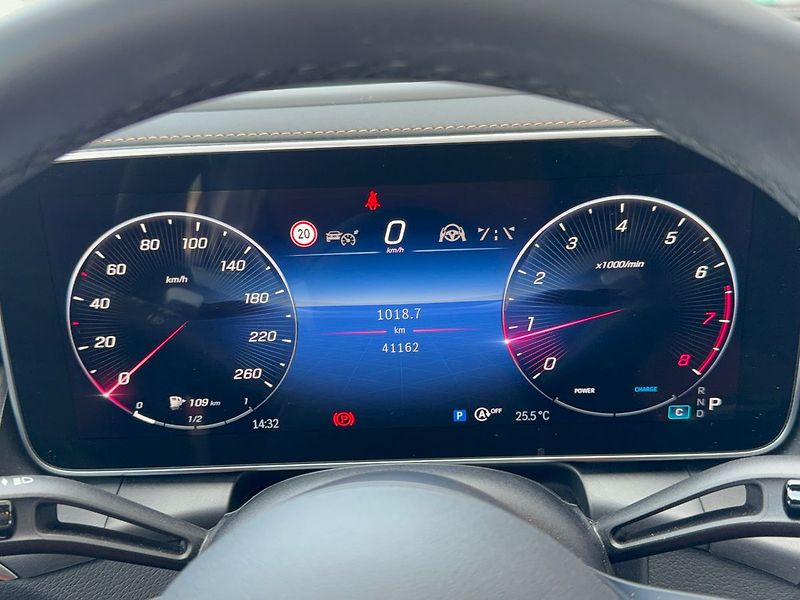 Mercedes-Benz GLC AMG 4MATIC - fotka 15 z 36