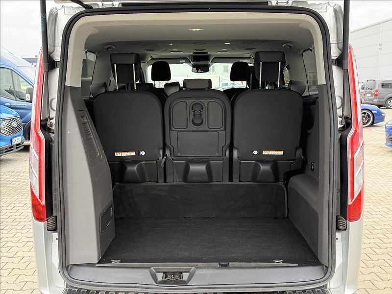Ford Tourneo Custom 2,0 EcoBlue 136kW Titanium Aut - fotka 12 z 27