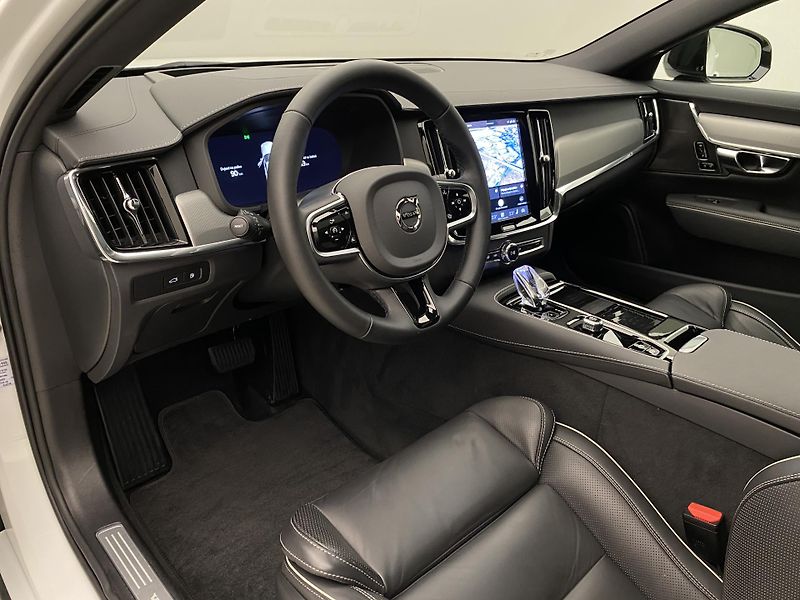 Volvo V90 T8 AWD RECHARGE DARK ULTRA - fotka 4 z 65