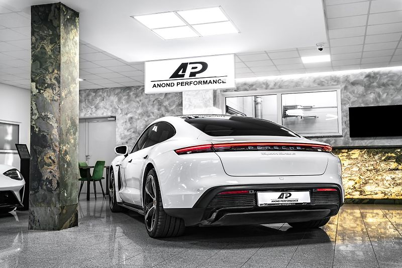 Porsche Taycan Turbo S PCCB/PDCC/PDLS+/PTV/BU - fotka 4 z 30