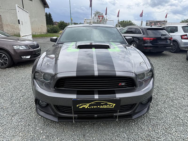 Ford Mustang (2013) 3.7 V6 - fotka 2 z 14
