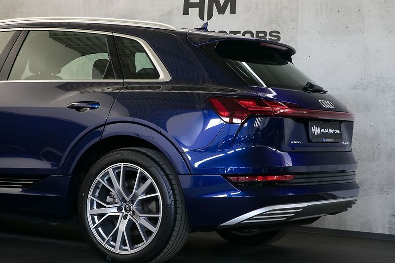 Audi e-tron 55 300kW Matrix Pano NV Tažné - fotka 7 z 47