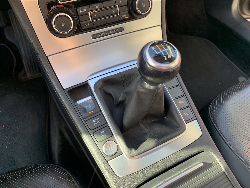 Volkswagen Passat 2,0 TSI HIGHLINE,SERVISKA - fotka 15 z 21
