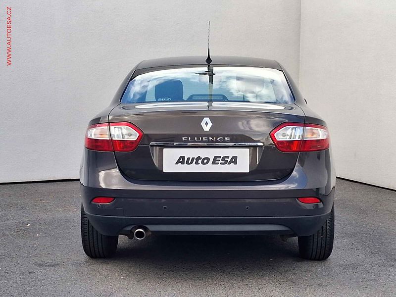 Renault Fluence (2013) 1.6 16V, ČR, AC, tempo, park - fotka 5 z 14