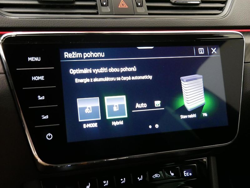 Škoda Superb - fotka 14 z 24