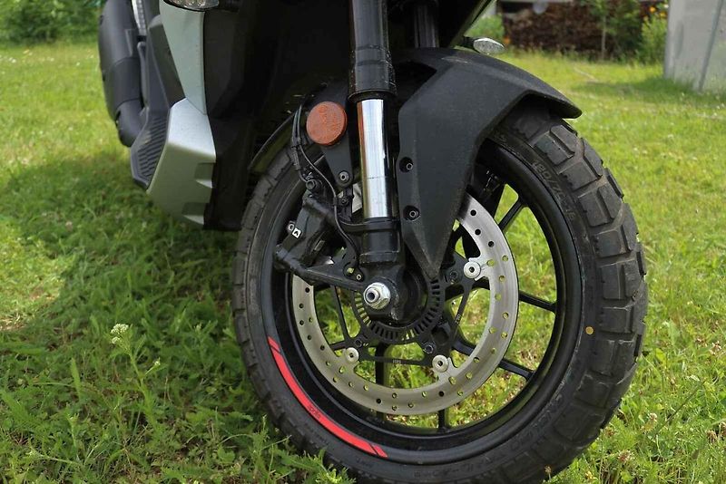 Aprilia SR GT400 se pokusí navázat na úspěch stopětadvacítky. Všechno nasvědčuje tomu, že se jí to podaří.
