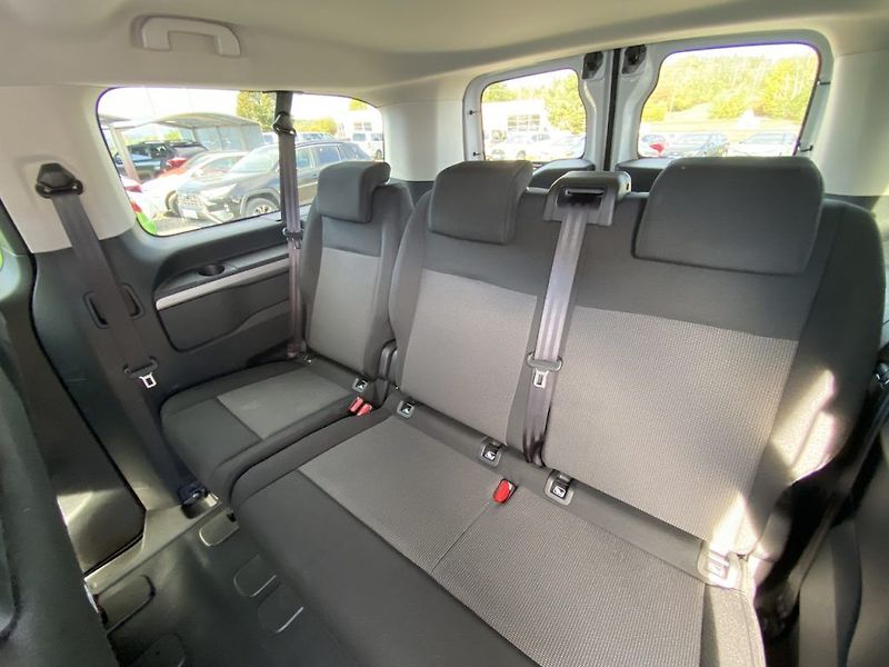 Toyota ProAce Verso 2.0D, ČR, Business L2, 8 míst - fotka 12 z 23