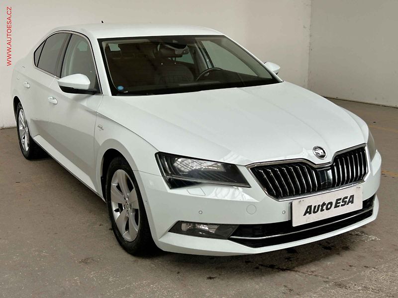 Škoda Superb (2018) 2.0TDi, ČR, L&K, bixen, kůže - fotografie inzerátu