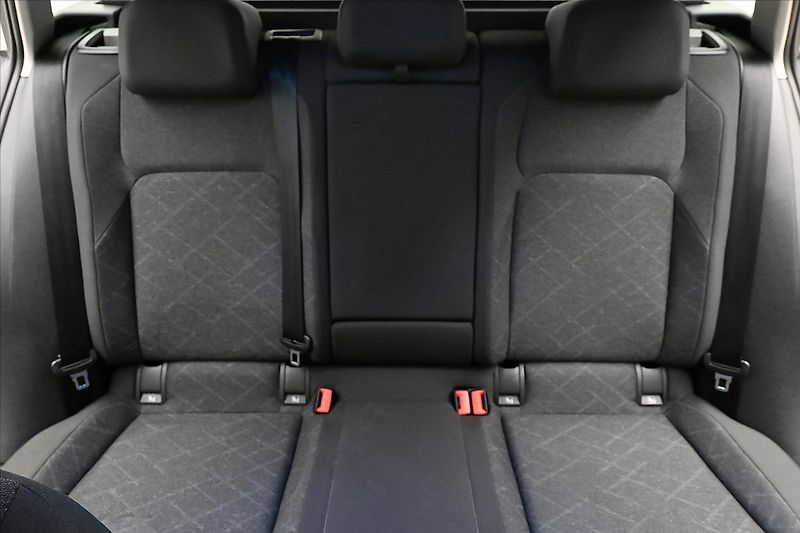 Volkswagen Golf 2,0 TDI 85 kW DSG Life Záruka - fotka 28 z 32
