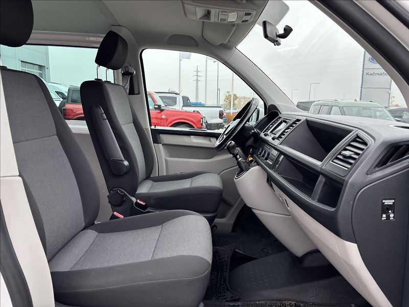 Volkswagen Transporter 2,0 TDi 110 kW - fotka 15 z 26