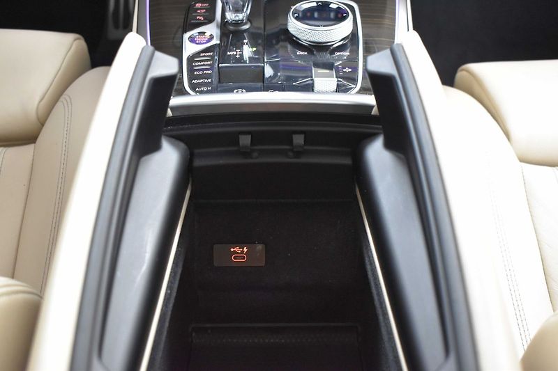 BMW X7 xD40d ///M*LASER*VZDUCH*HK*DPH - fotka 55 z 74