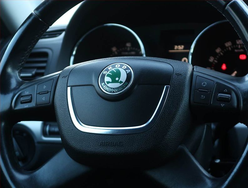 Škoda Yeti (2010) Ambition 1.2 TSI, Tempomat - fotka 19 z 19