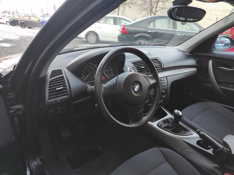 BMW Řada 1 118D - ZACHOVALÝ - fotka 10 z 17