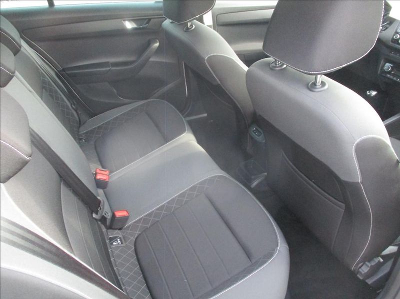 Škoda Fabia 1,0 TSI, klima,servis,DPH,CZ, - fotka 11 z 38