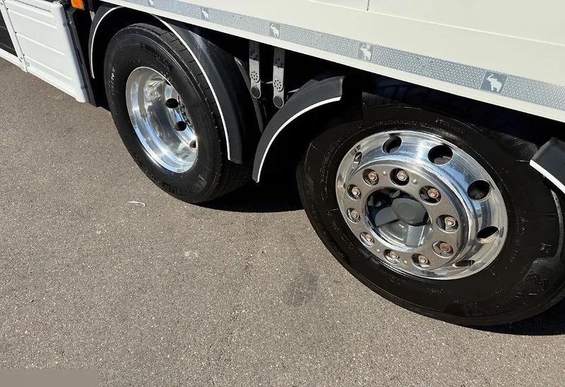 Renault Trucks T (2020) 440 6x2 chlaďák EURO 6 - fotka 19 z 20