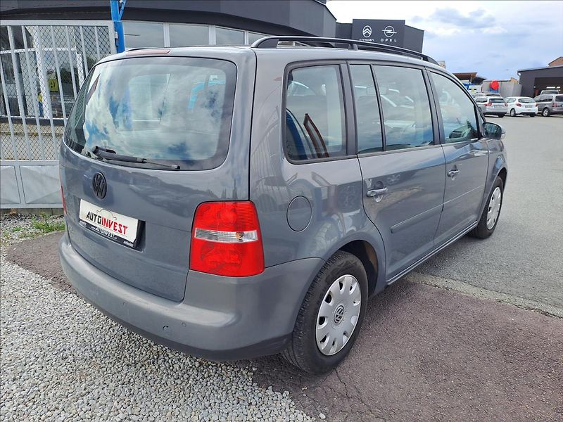 Volkswagen Touran 1,6 i 75 kW DIGIKLIMA - fotka 3 z 13
