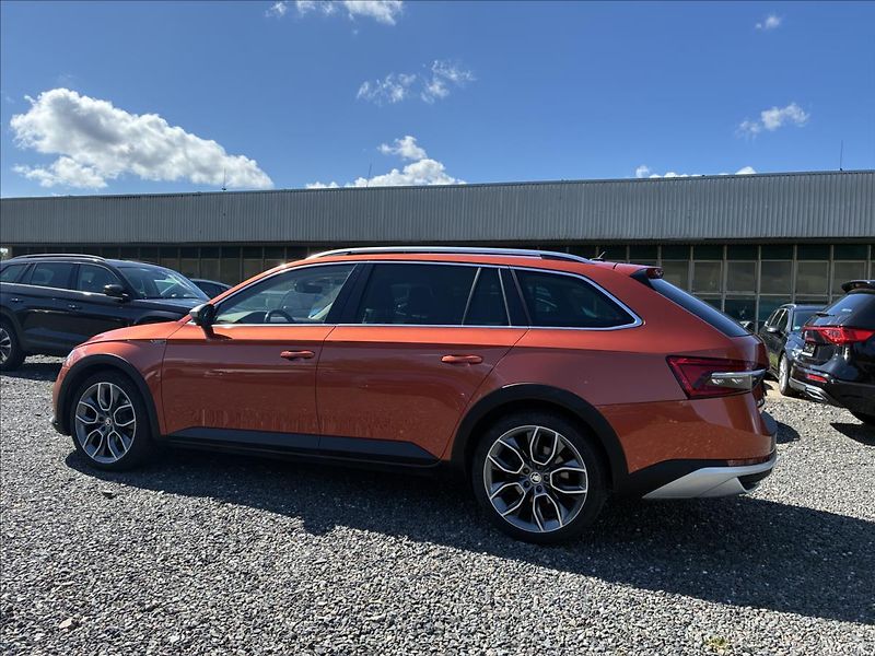 Škoda Superb 2,0 TDI 4X4 SCOUT TAŽNÉ - fotka 3 z 26