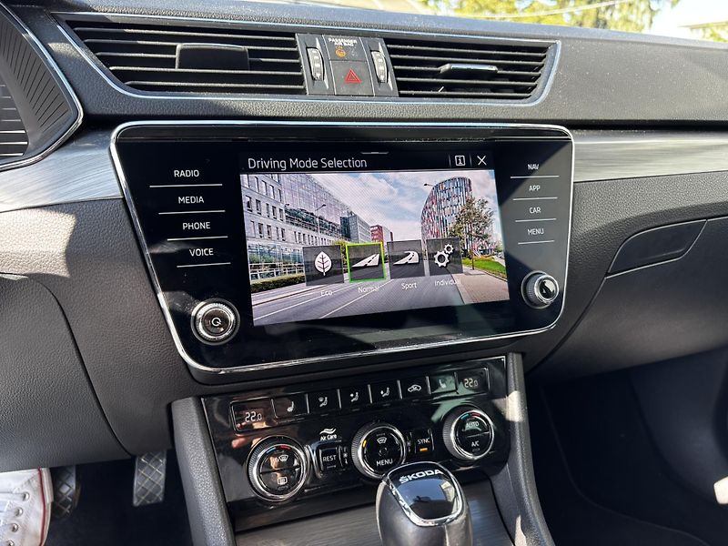 Škoda Superb (2024) Style 2.0 TDI (110 kW) TZ - fotka 8 z 14