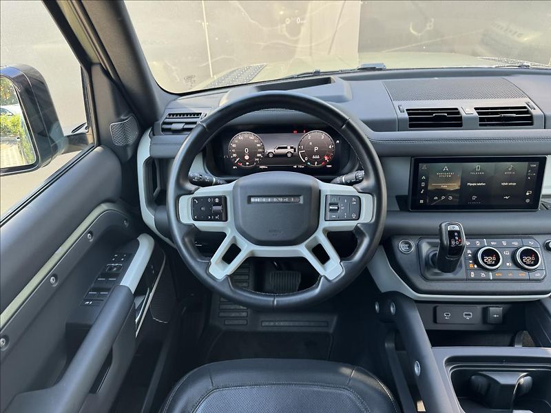 Land Rover Defender 3,0 110 D250 X-Dynamic SE ČR D - fotka 16 z 31