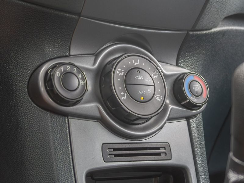 Ford Fiesta (2010) 1.25i 60KW – TAŽNÝ - fotka 22 z 40