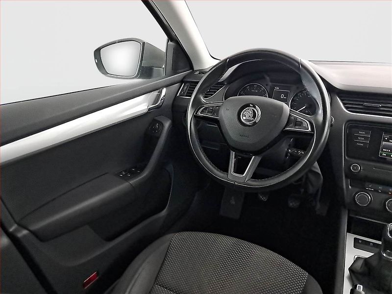 Škoda Octavia (2016) 1.2 TSI, Tempomat - fotka 7 z 18