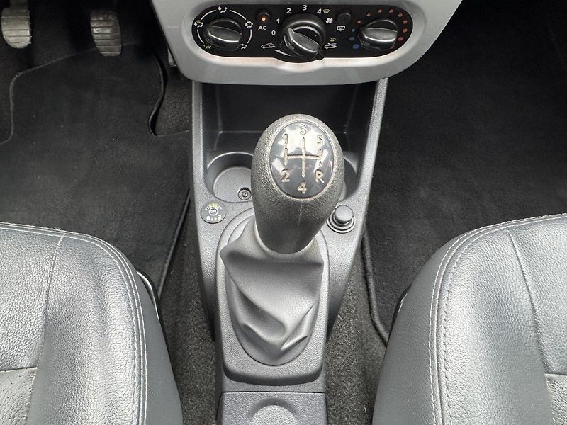 Dacia Sandero (2012) 1.6i LPG Klima Tažné Zař. - fotka 10 z 49