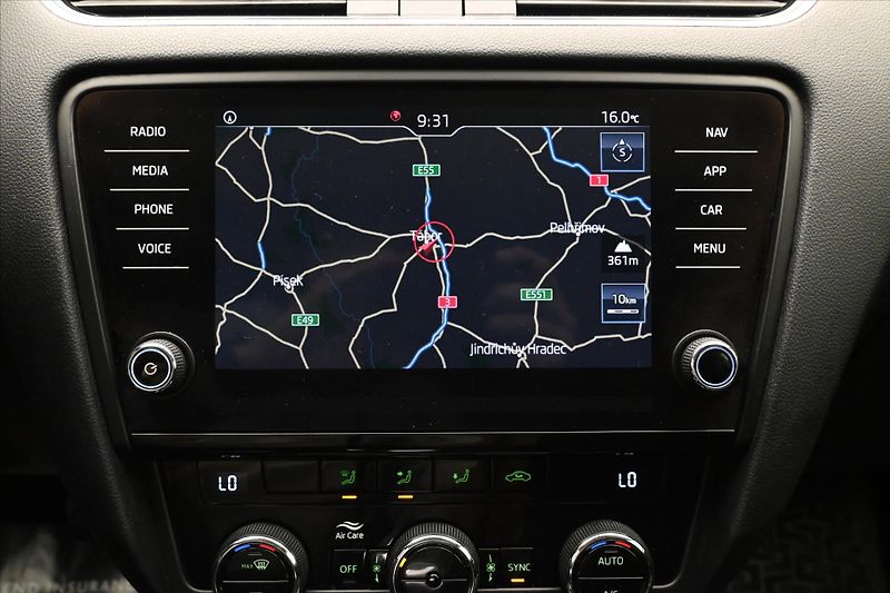 Škoda Octavia 2,0 TDI 110kW Tažné DSG Záruka - fotka 19 z 29