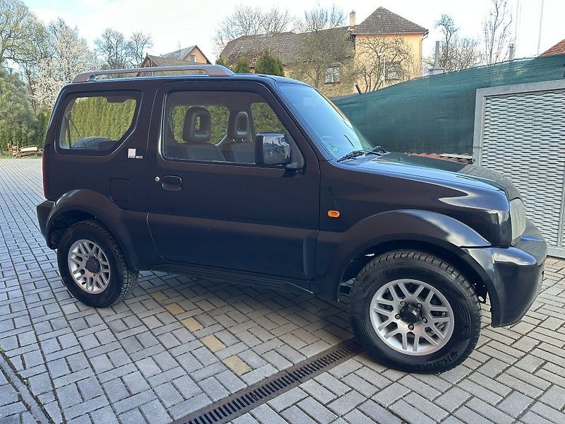 Suzuki Jimny 1.3i 63kW serviska Top stav - fotka 2 z 23