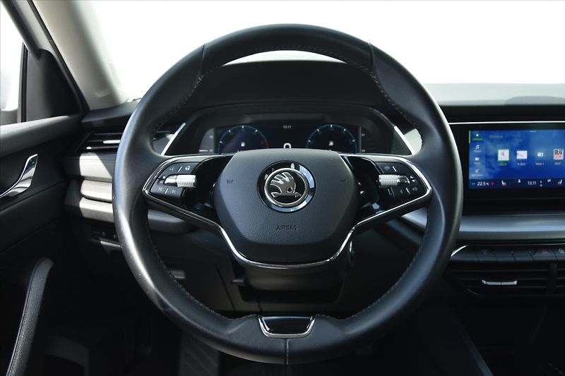 Škoda Octavia 1.5 TSI 110kW LED AMBITION+ ČR - fotka 14 z 28