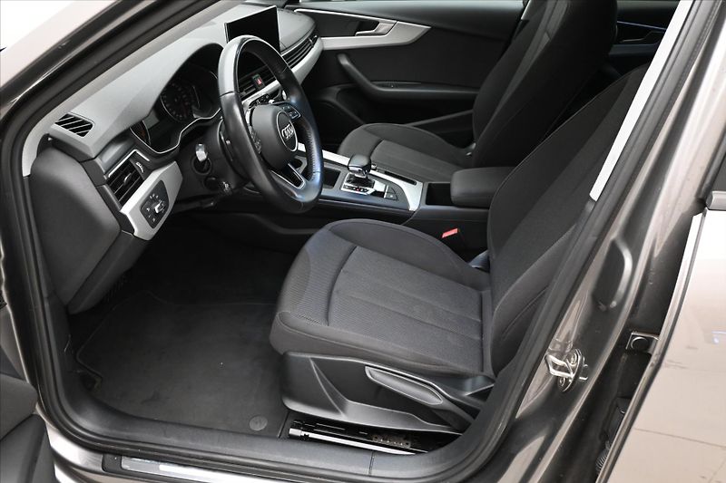 Audi A4 2,0 TDI 120kW Mild Hybrid Záru - fotka 12 z 26