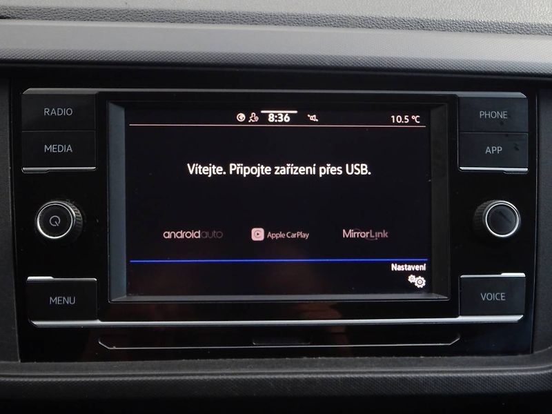 Volkswagen T-Cross (2021) 1,0TSi /70kW Bassis - fotka 15 z 26