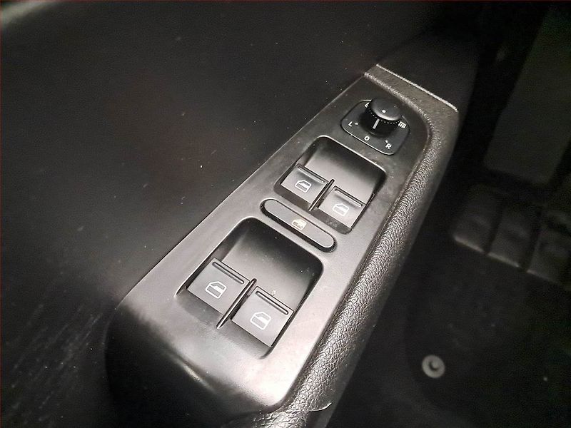 Škoda Superb (2010) 2.0 TDI, Navi, Tempomat - fotka 17 z 17