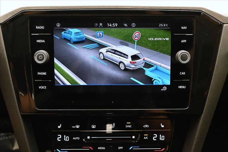 Volkswagen Passat 2,0 TDI 110kW DSG Business Zár - fotka 19 z 32