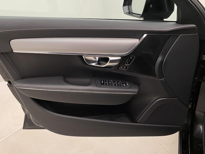 Volvo V90 D4 R-DESIGN AUT  - fotka 7 z 48