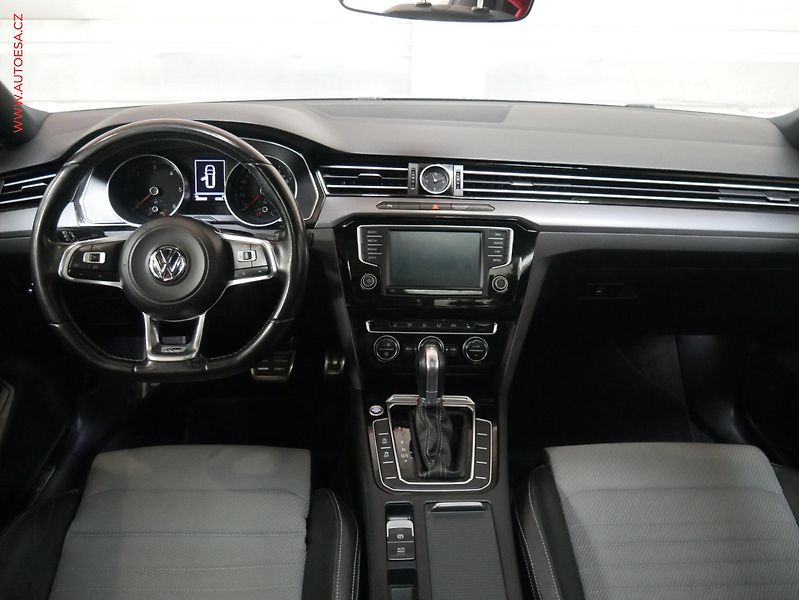 Volkswagen Passat (2015) 2.0TDI 4x4, DSG, navi, bixen - fotka 8 z 21