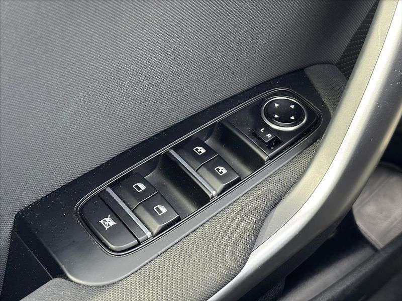 Kia Ceed 1,5 TGDi AT Spin 1.ČR ZÁRUKA - fotka 29 z 39