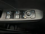 Ford Kuga 2.5 Duratec HEV TITANIUM - náhled 33