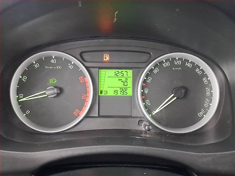 Škoda Fabia (2007) Sport 1.4 16V, po STK - fotka 11 z 15