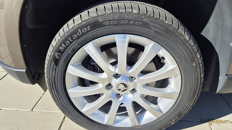 Škoda Yeti 2,0TDi 4x4 DSG 125KW TOP! - fotka 21 z 22