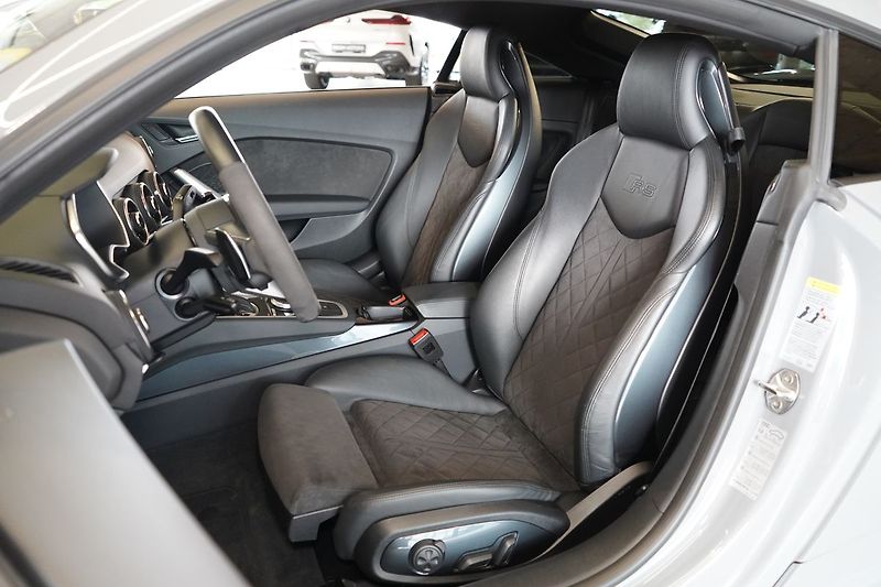 Audi TT RS Quattro, B&O, Matrix LED - fotka 18 z 47