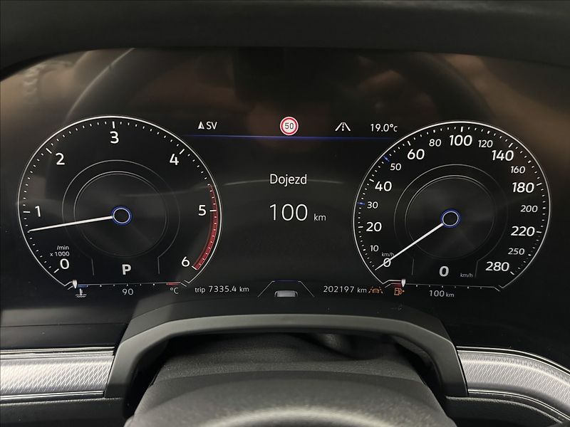 Volkswagen Touareg 3,0 R-LINE VZDUCH NV MATRIX ČR - fotka 13 z 48